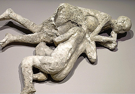 Sculptures (les plus belles bien sûr) - Page 3 Pompeii_lovers_bodies